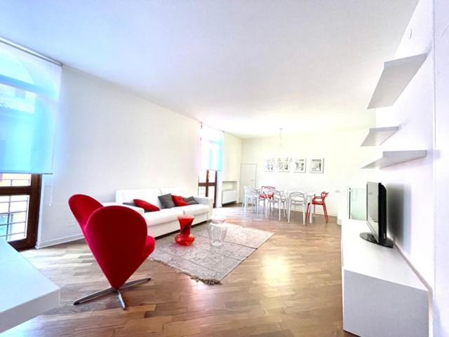 Domus Verona - Ampia Moderna Casa Su 2 Piani Nel Cuore Di 维罗纳 外观 照片